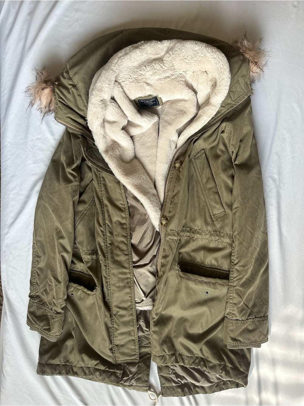 Abercrombie & Fitch Olive Green Parka with Cream Faux-Fur Lining